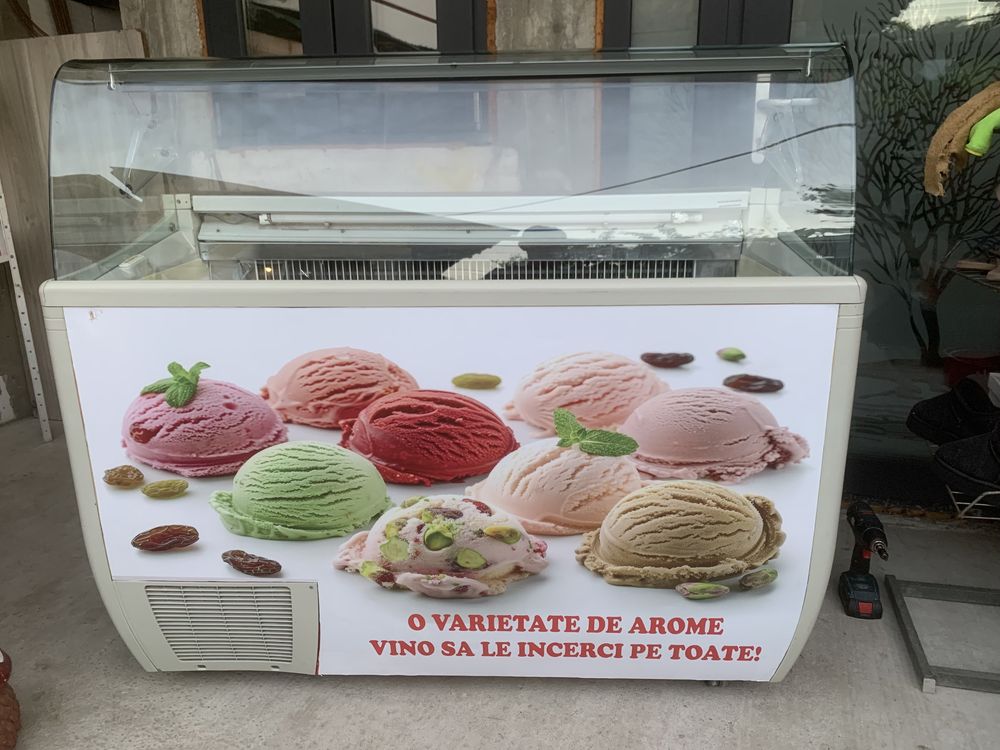 Vand vitrina de inghetata