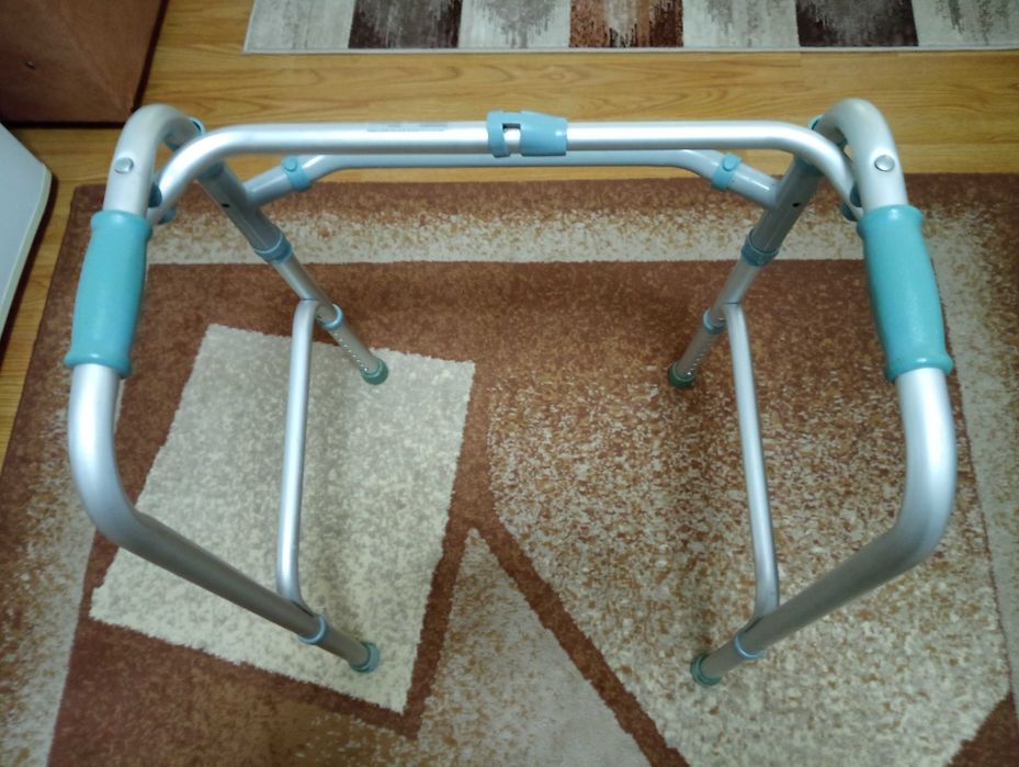 vad cadru metalic pt persoane care se deplaseaza greu