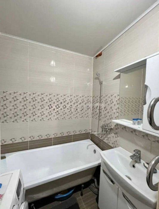 2комн. 8мкр - Жубанова., хороший ремонт