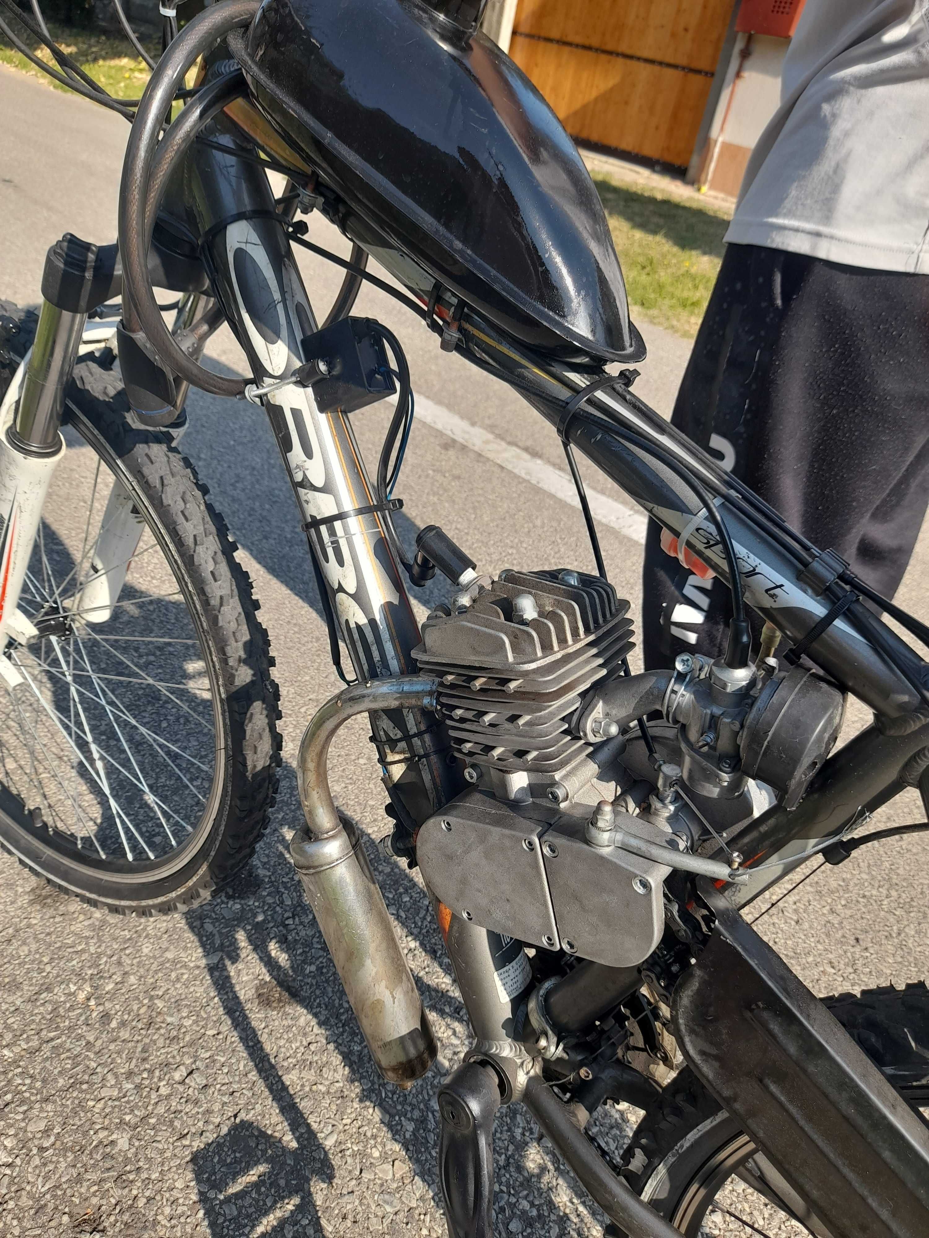 Bicicleta cu motor de 80cc