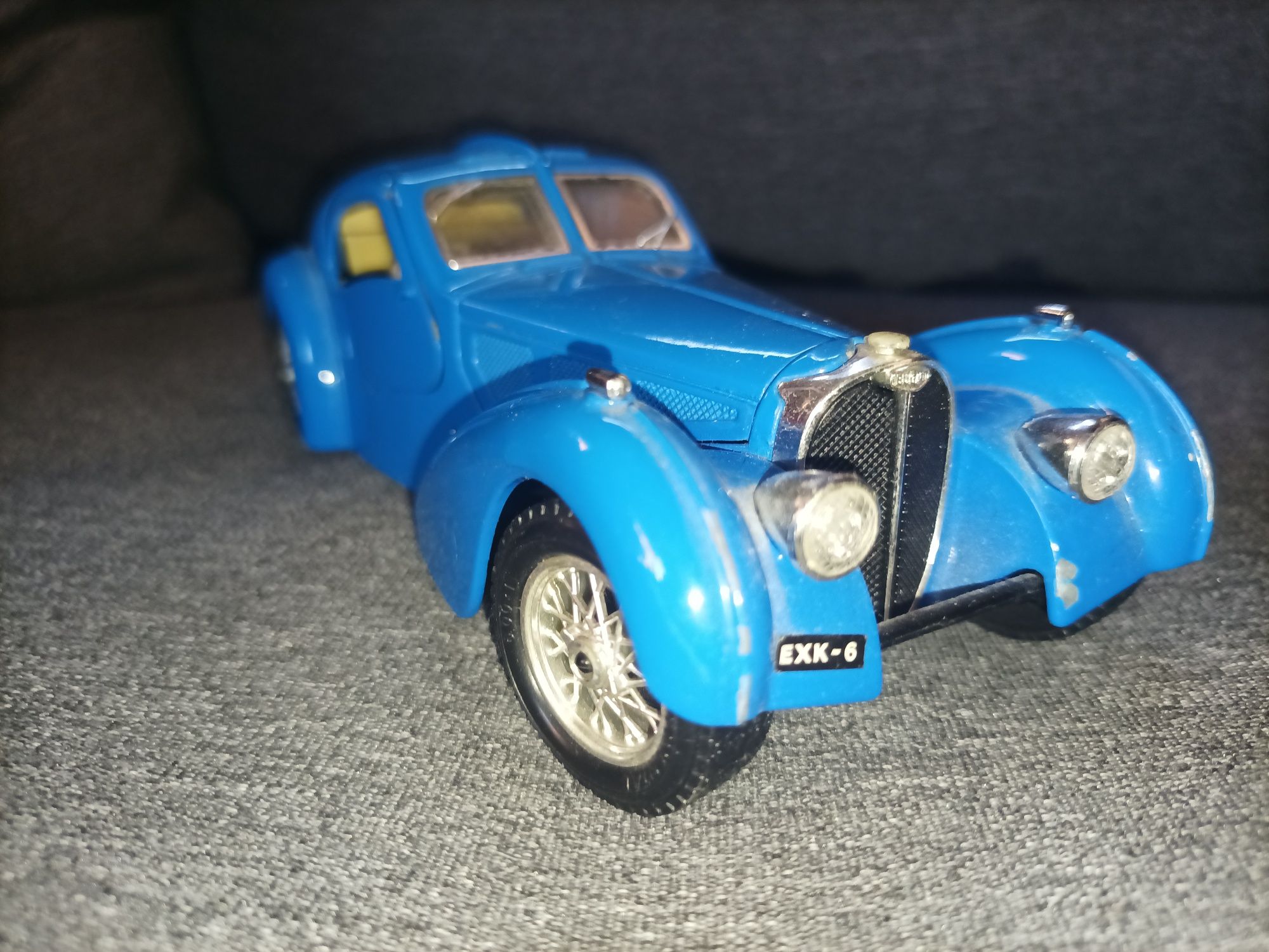 Продавам Bugatti Atlantic 1936 1/24 Burago