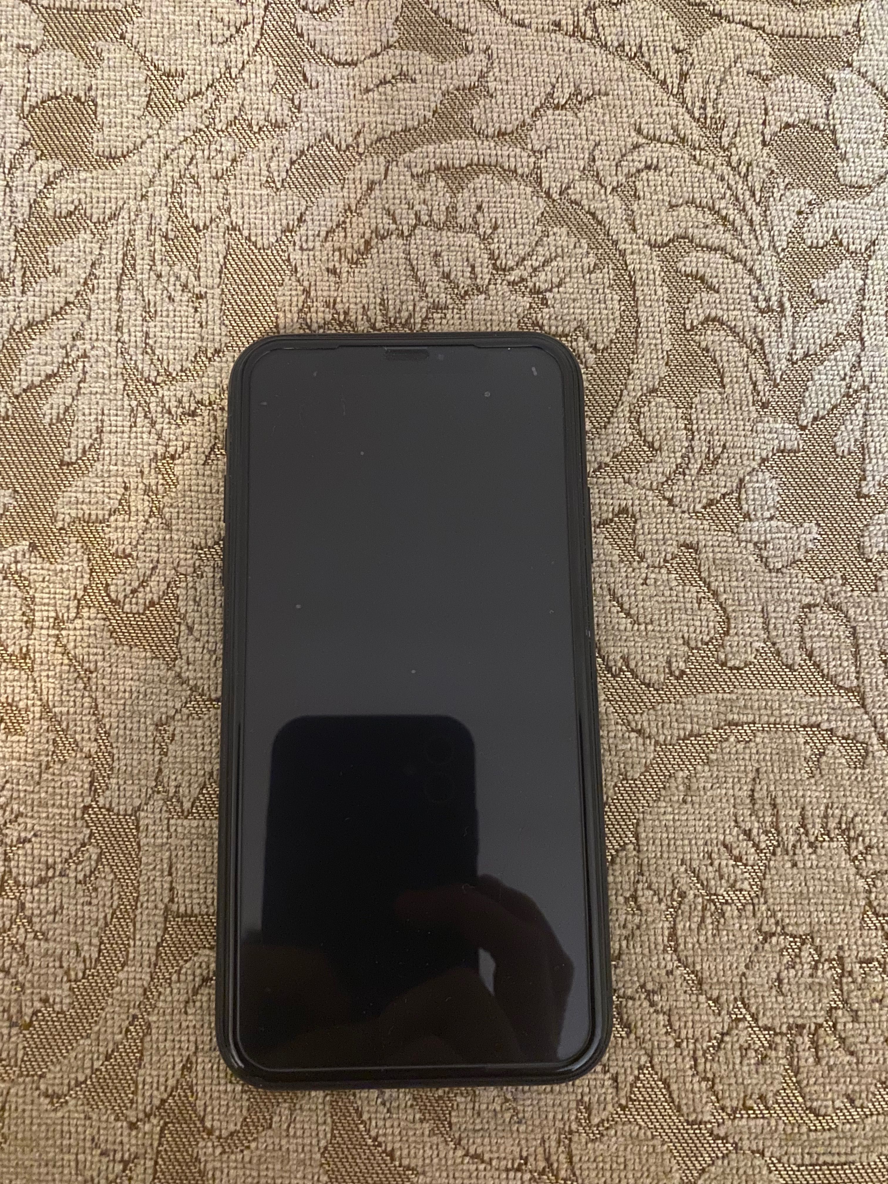 IPhone XR 64 GB чёрного цвета