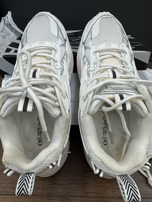 Off White Be Right Back