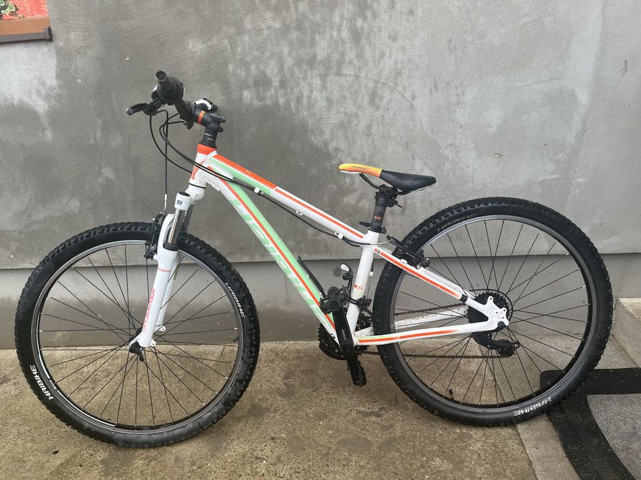 Vând bicicleta state impecabila