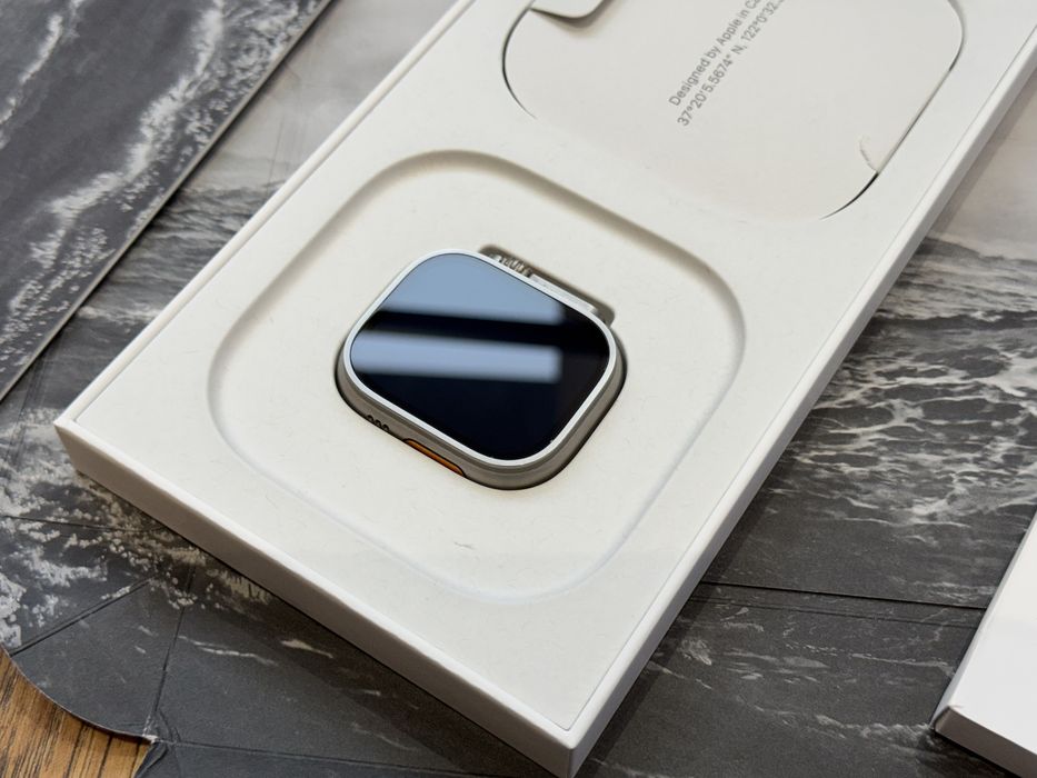 Apple Watch Ultra 2 49mm 100% Batter