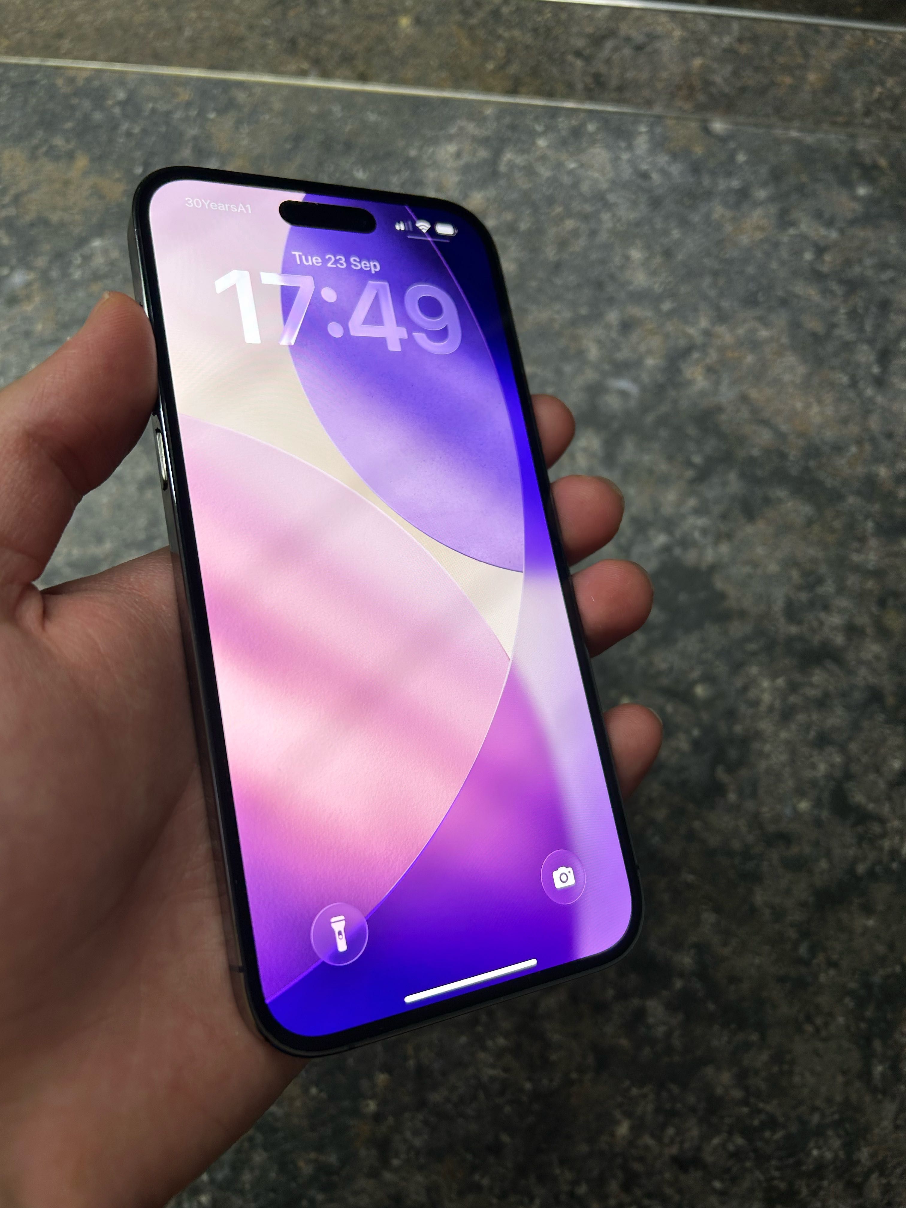 iPhone 14 Pro Max, 128GB в запазено визуално и техническо състояние.