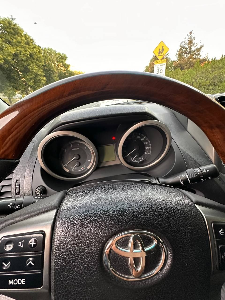 Срочно сотилади қора Toyota Prado 2010 краска тоза