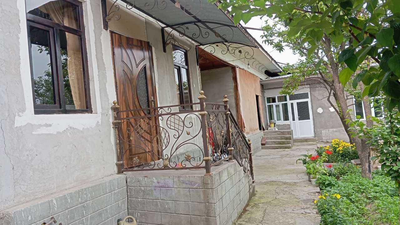 Продается просторный участок с домом в районе Хонобод#naka2984