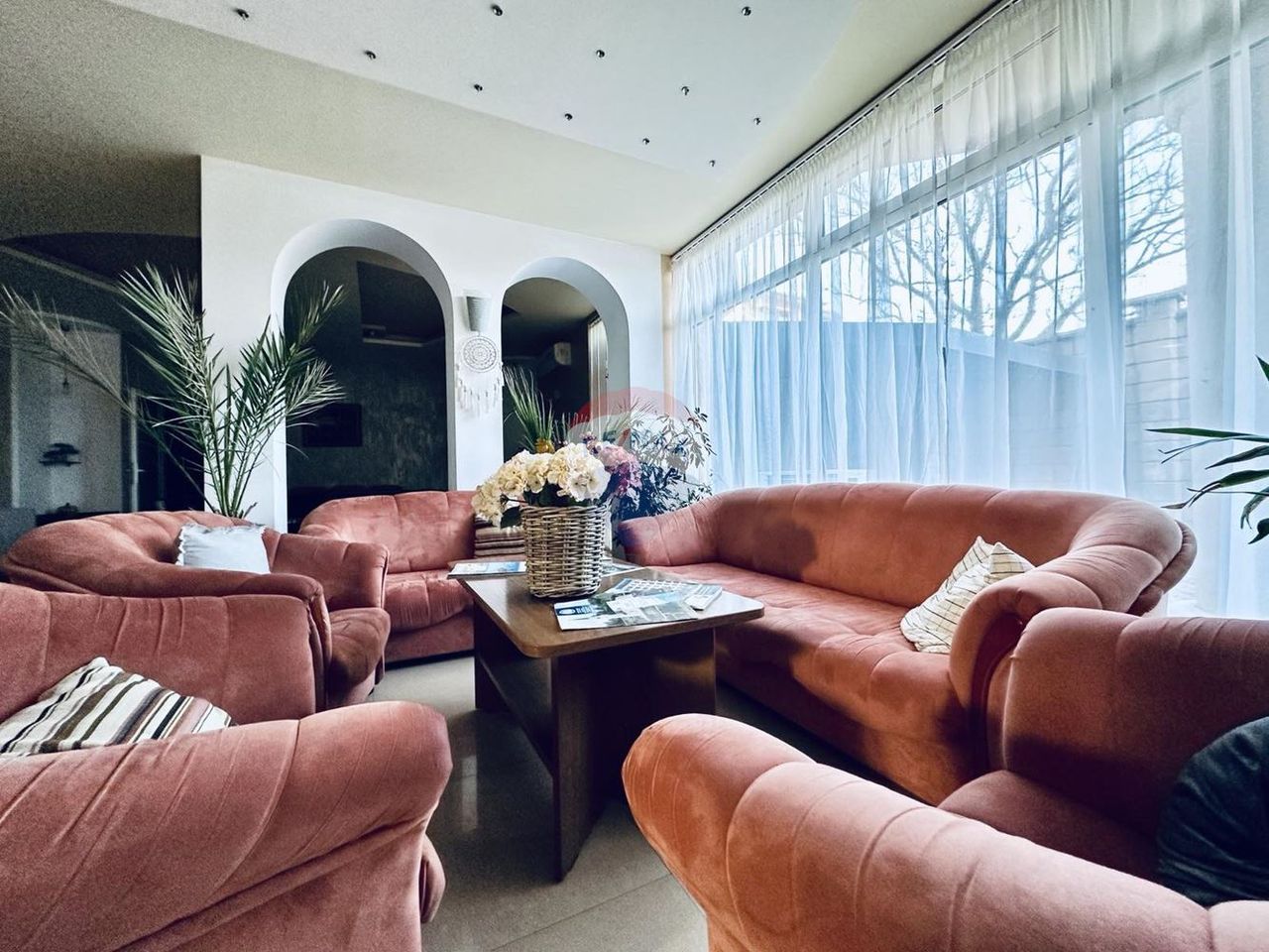 Продава се Хотел в Балчик - 411 кв.м за 2190 €/кв.м - Снимка #7