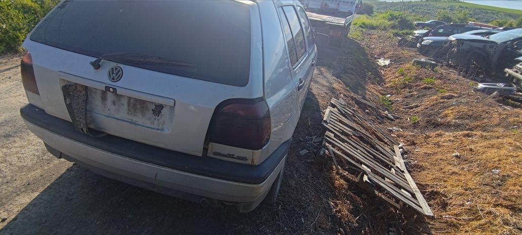 Vw golf 3 1.6 на части