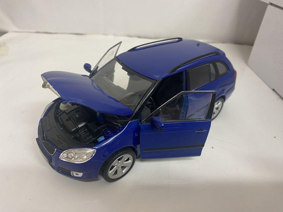 Welly SKODA FABIA Combi II an 2009 machetă auto scara 1:24 (18cm) RAR