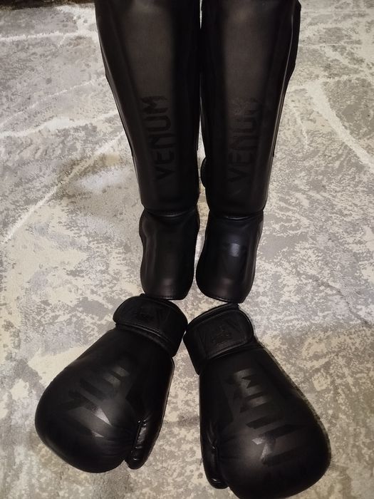 Продам комплект футы, перчатки,лапы