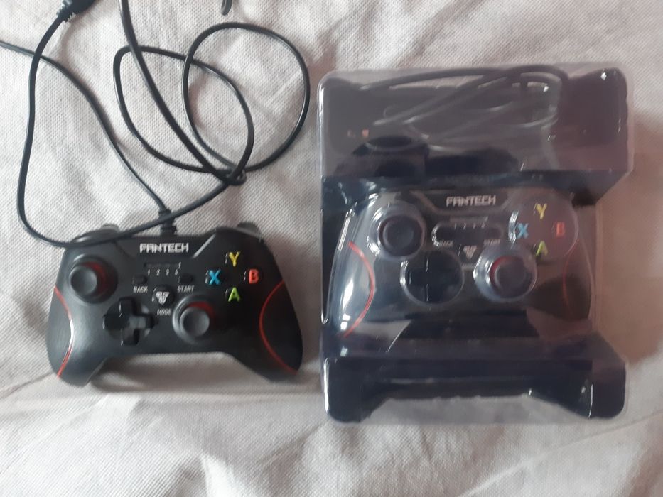Игровой проводной джойстик