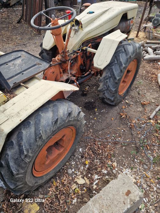 Vând freză si tractoras