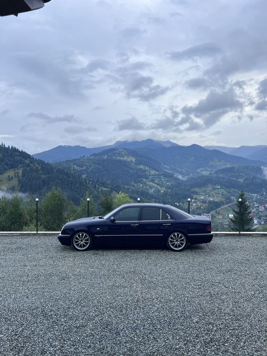 Mercedes E300 Turbodiesel (OM606)