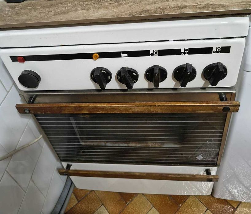 Готварска печка Мечта - запазена и работеща + подарък ТВ