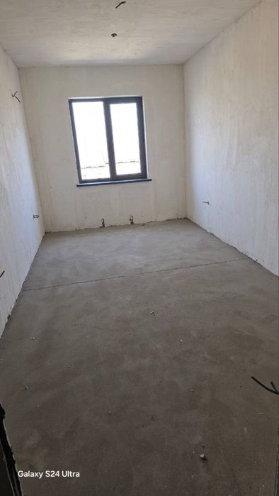 Урикзор резиденс мажмуасида , 2 хонали уй сотилади . Кадастри бор