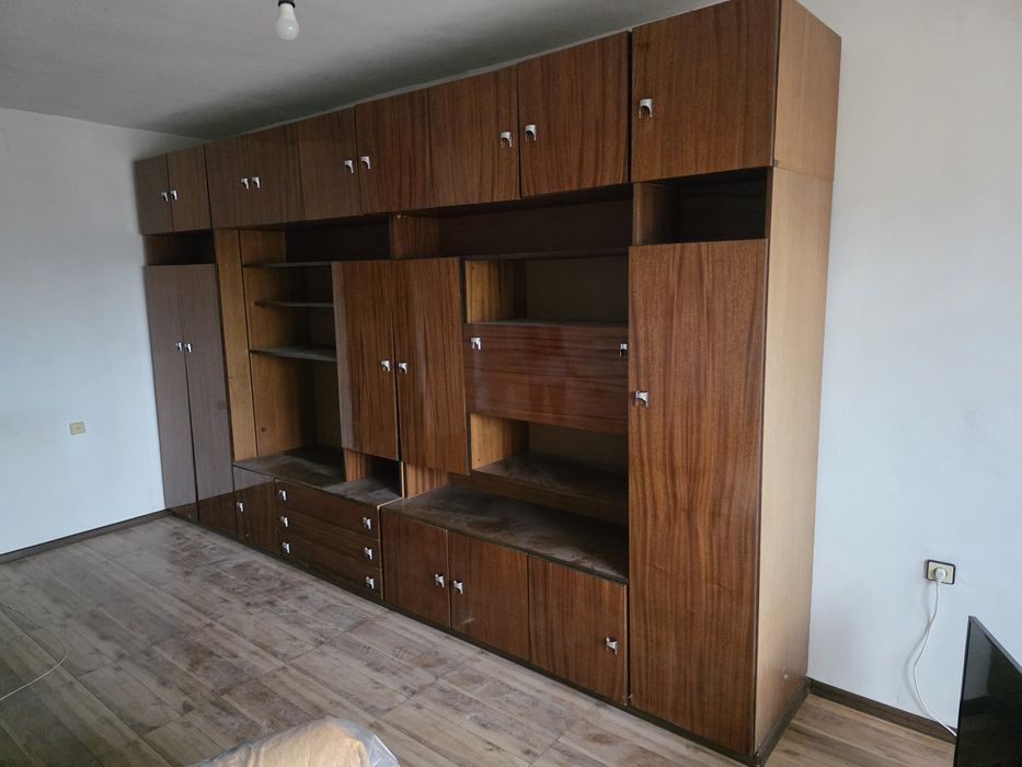 Продавам холова секция