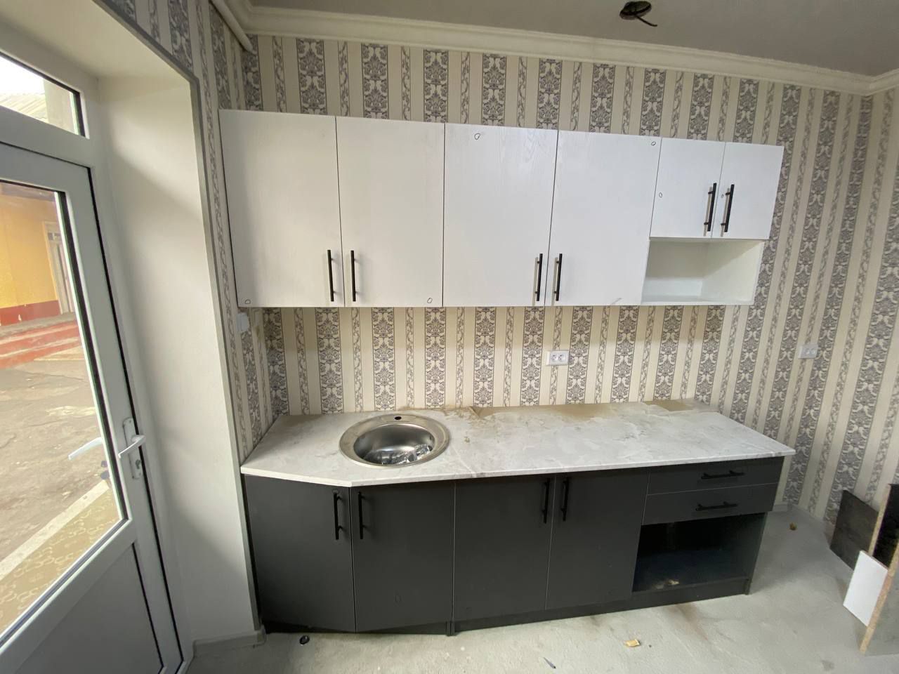 Mebel shkaf kuxna kravatlar xizmati zakazga
