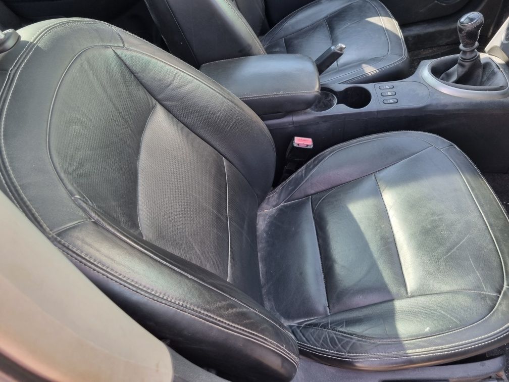 Interior complet piele scaune + banchete, cu încălzire Nissan Qashqai