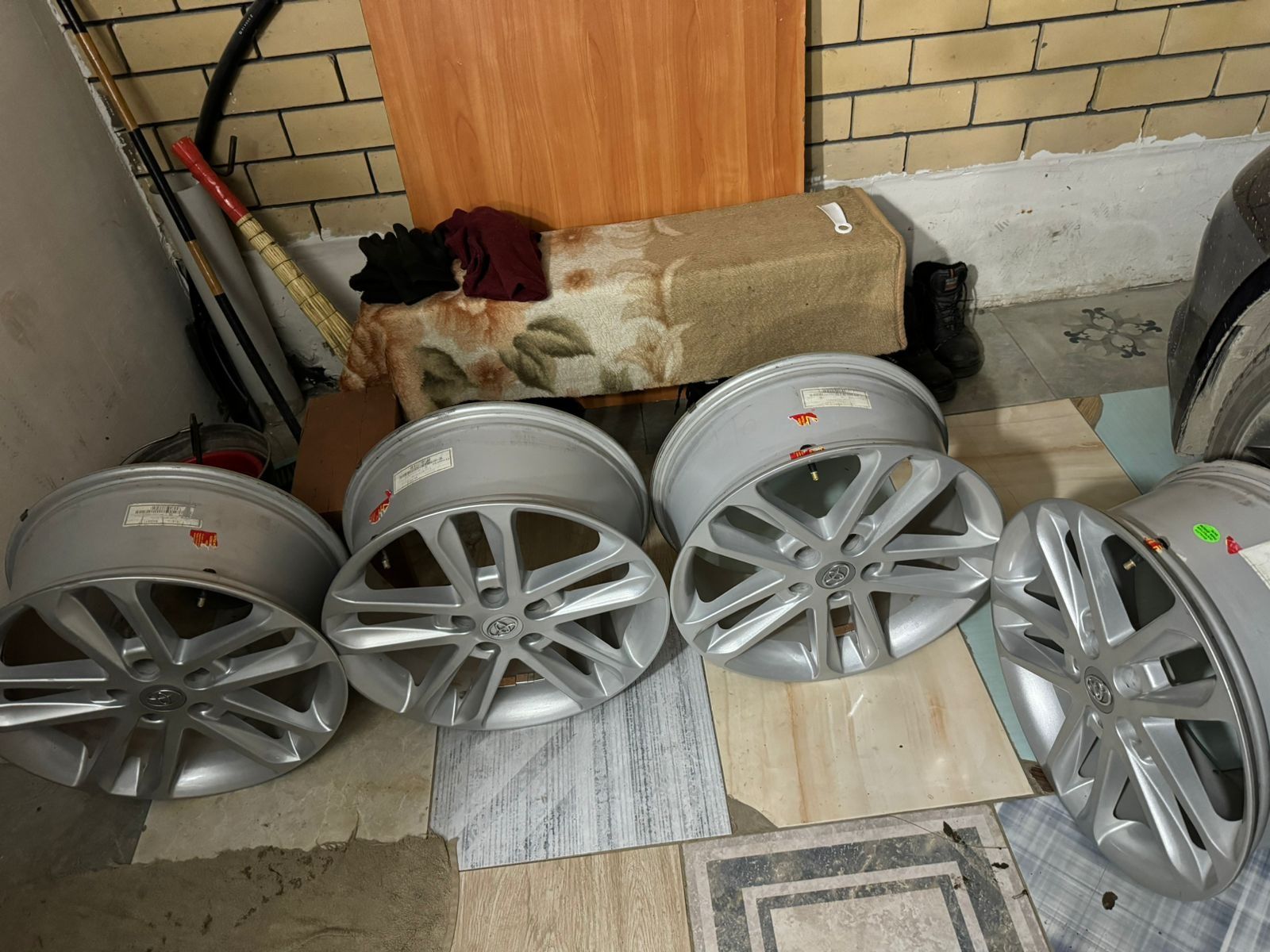 Продам диски  R18