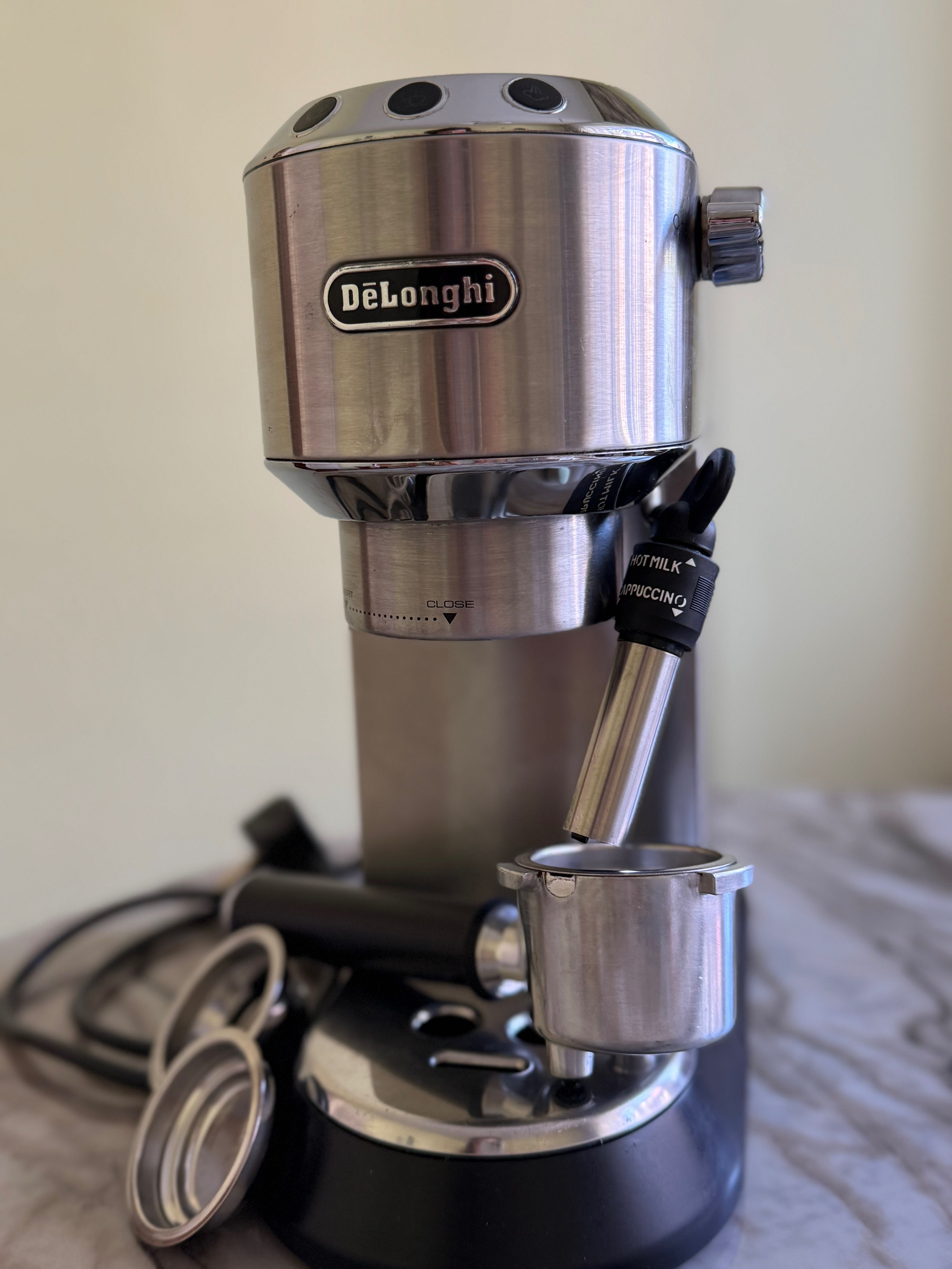 еспресо машина DeLonghi Dedica Arte EC885M