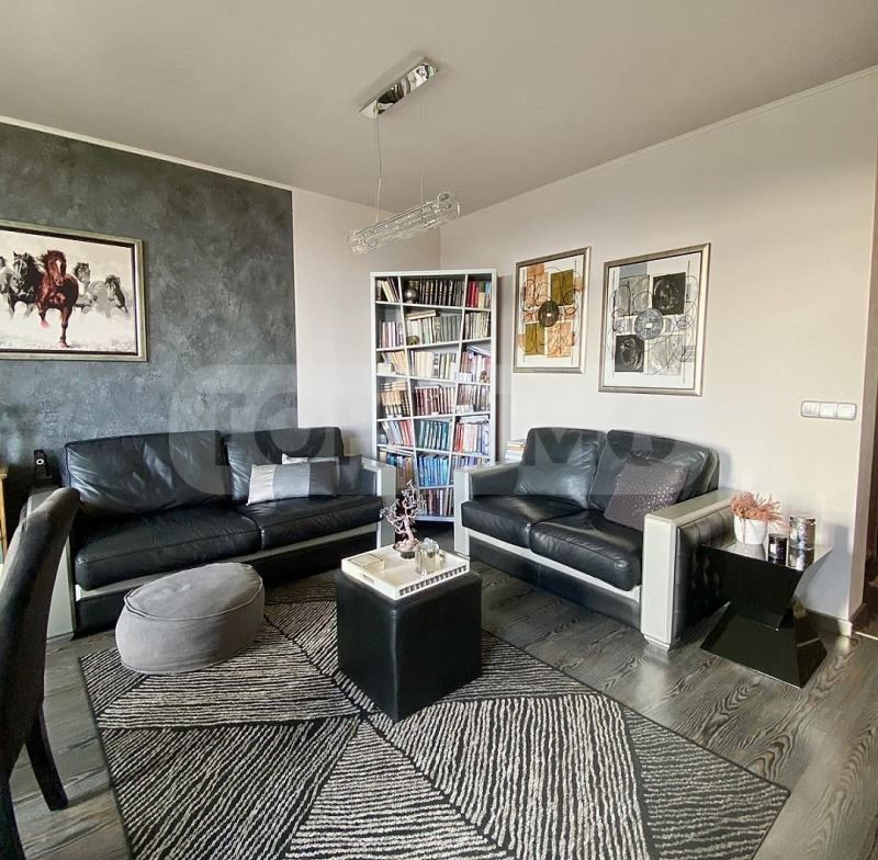 Продава се Четиристаен апартамент в Варна, м-т Траката - 142 кв.м за 2571 €/кв.м - Снимка #1