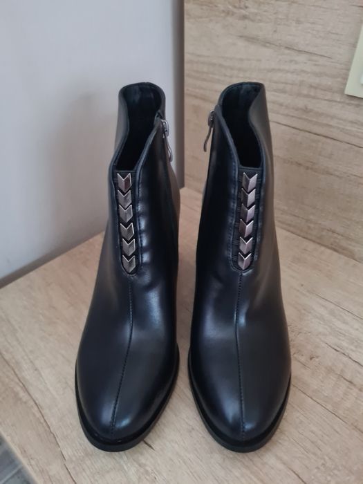 Черни боти 39 номер