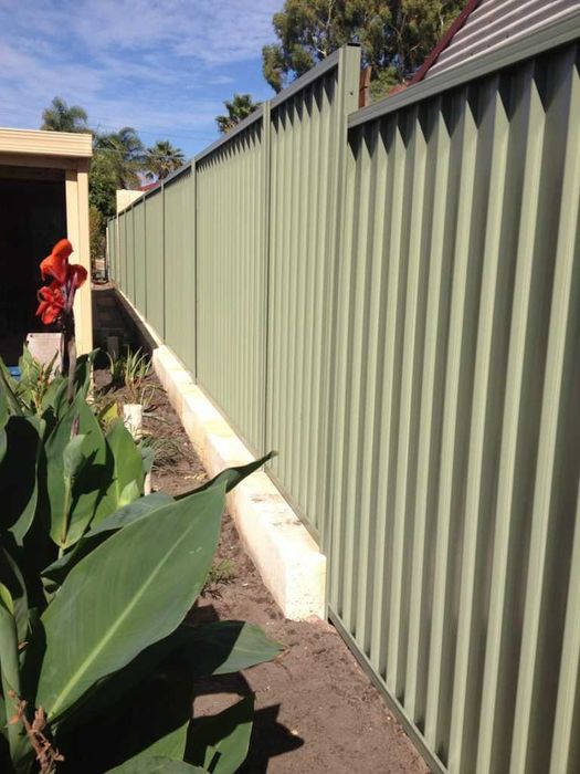 Garduri din sipca metalica porti si alte modele de garduri disponibile