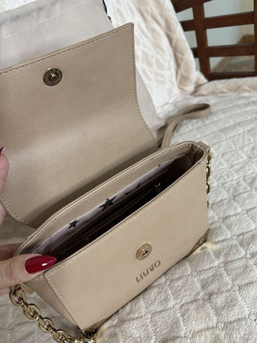 Продавам чанти LIU JO