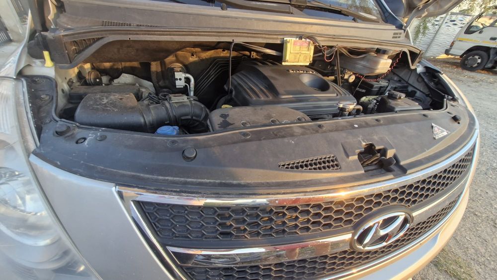 Vand Hyundai H1 7+1 locuri inmatriculat