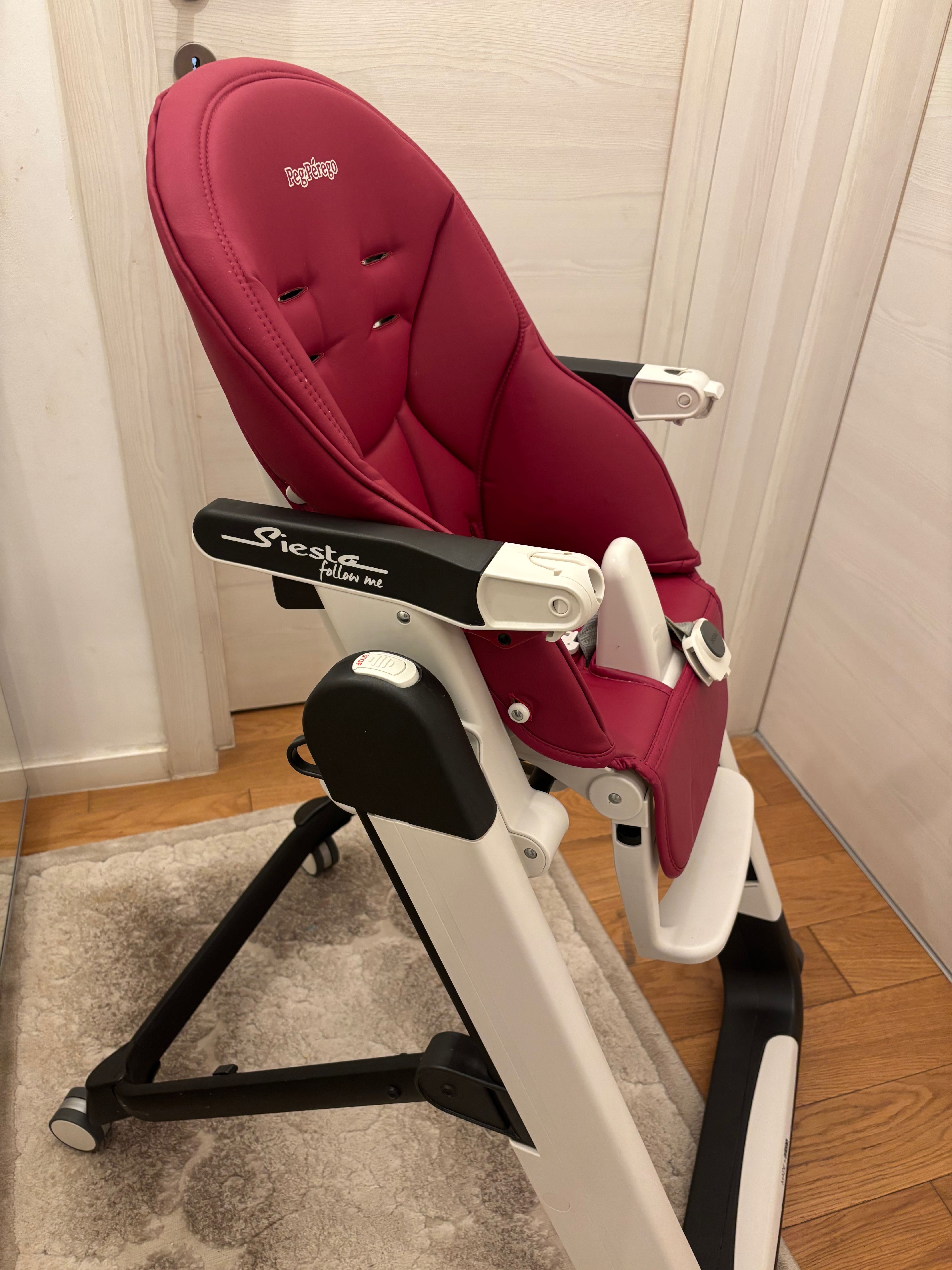 Vând scaun de masa copii Peg Perego Siesta Follow me roz
