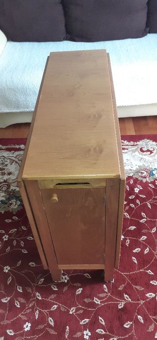 Masă extensibilă si 4 scaune