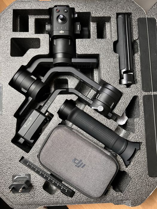 Gimbal Stabilizator pe 3 axe DJI Ronin S