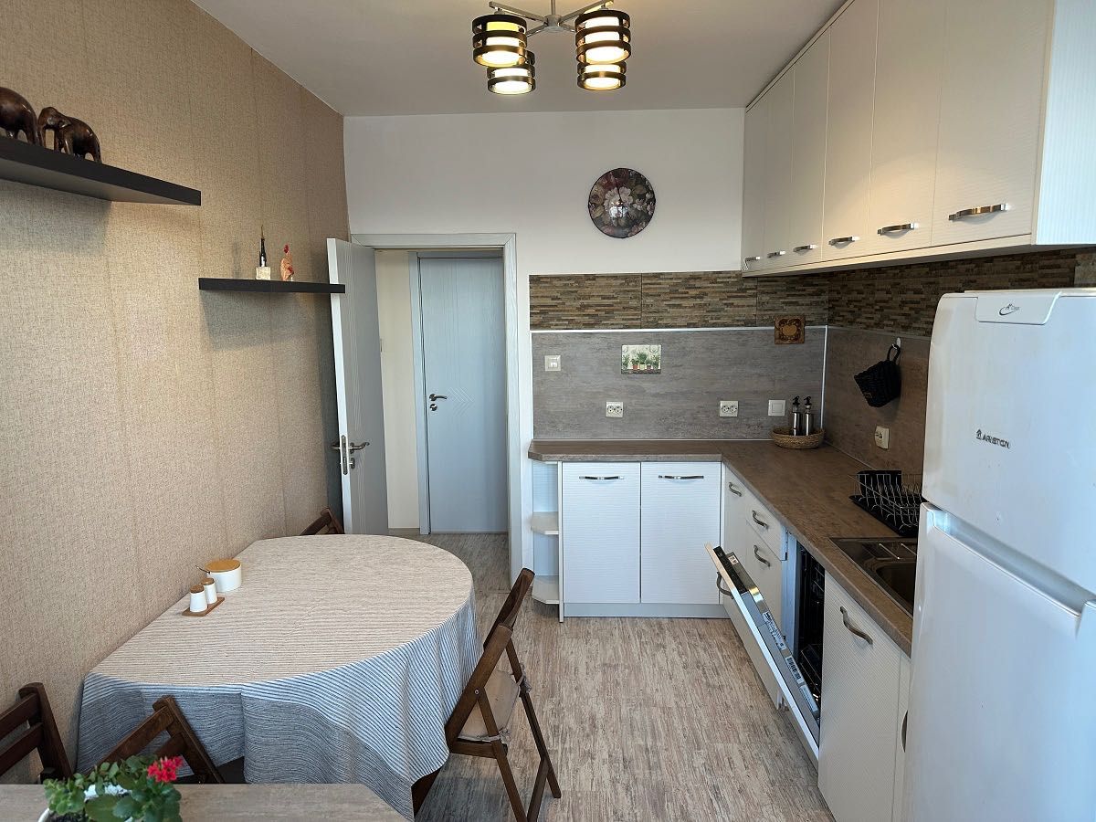 Дава се под наем Тристаен апартамент в София, Гео Милев - 90 кв.м за 663 € - Снимка #1