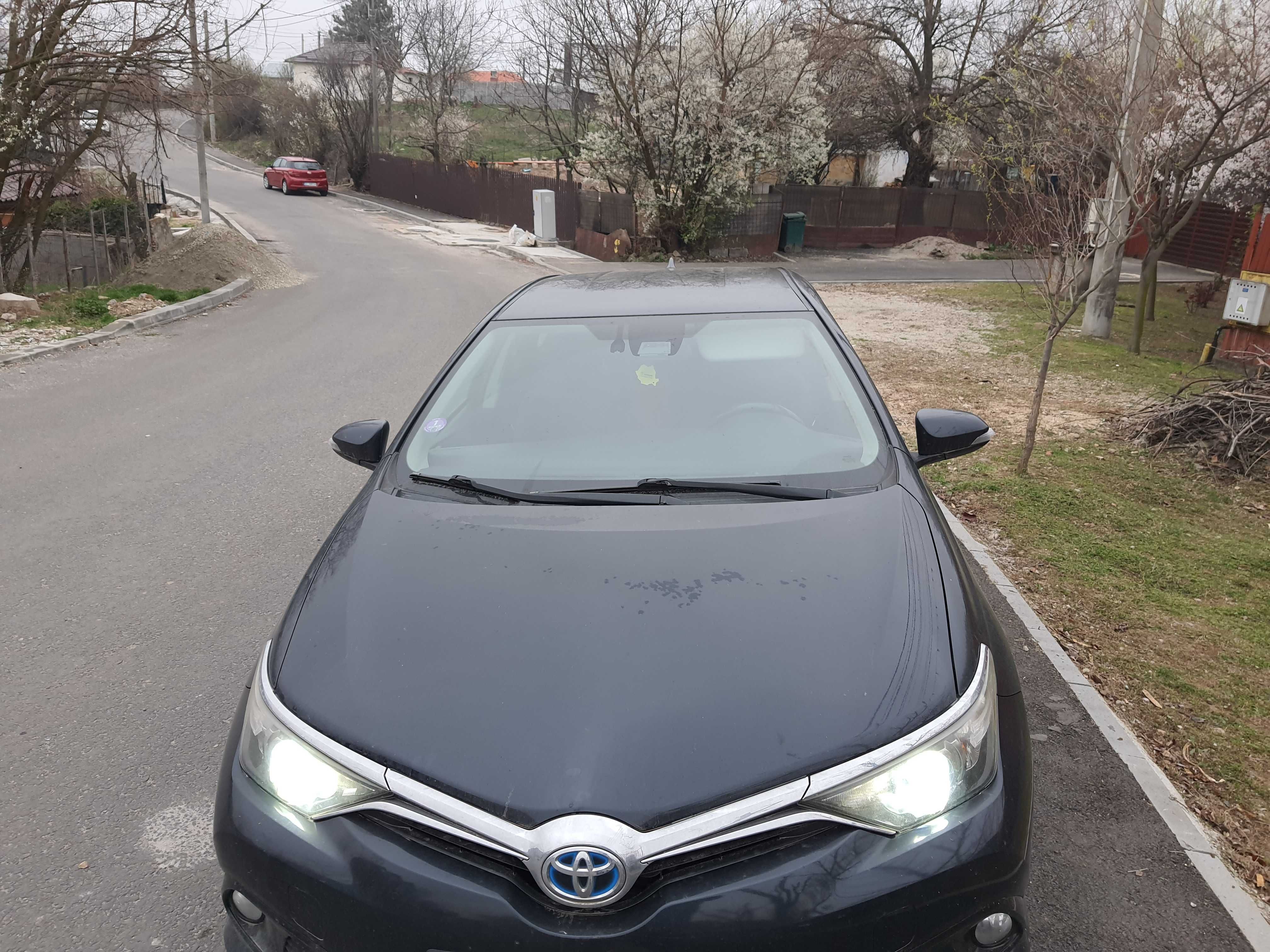 Toyota Auris Hybrid