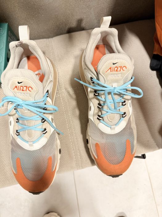 Продавам обувки Nike Air Max React 270