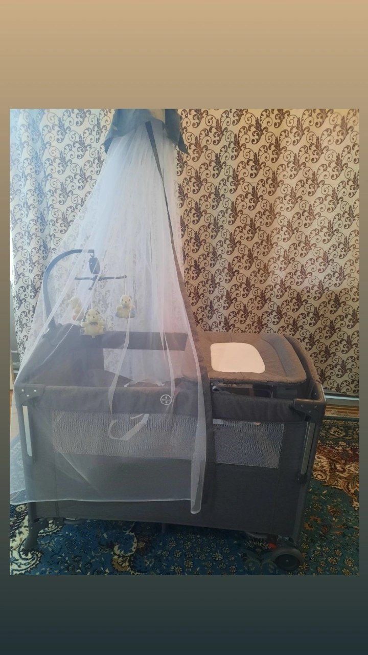 Продаётся кроват манеж