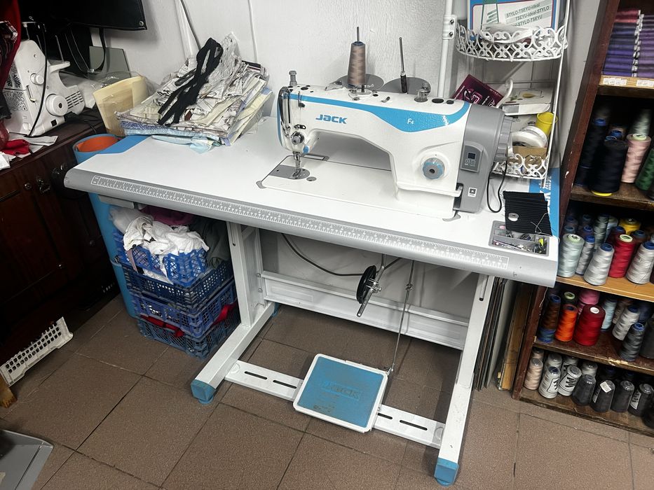 Швейна машинка JACK