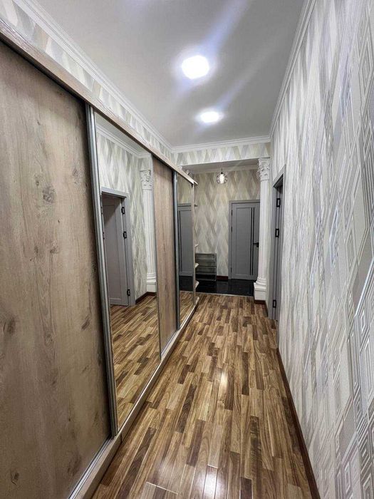 Сдаётся Хорошая квартира на базар Кадышева 827*