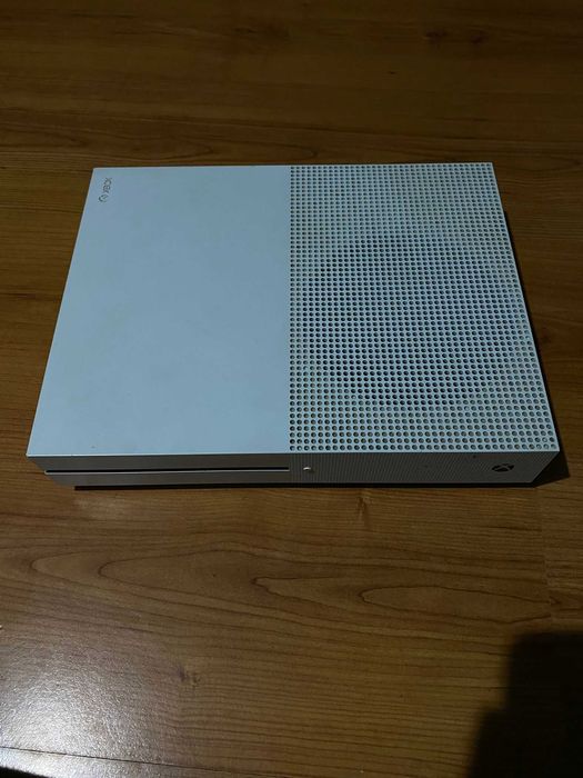 Xbox One S 1Tb Negociabil