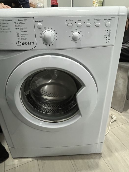 Продам машинку в хорошем состоянии. 5 кг . Цена 20 тысяч.