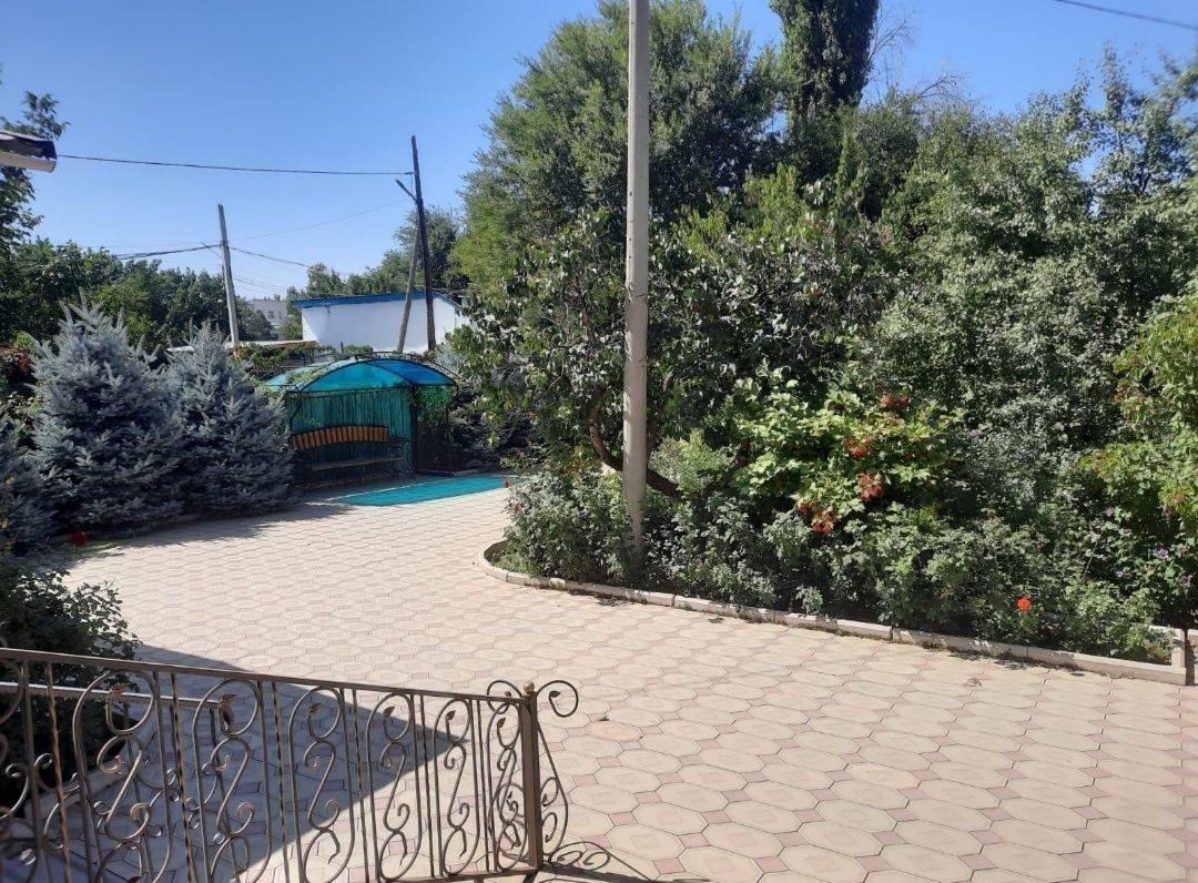 Таунхаус, Центр (Толе би - Айтиева, 180м²)