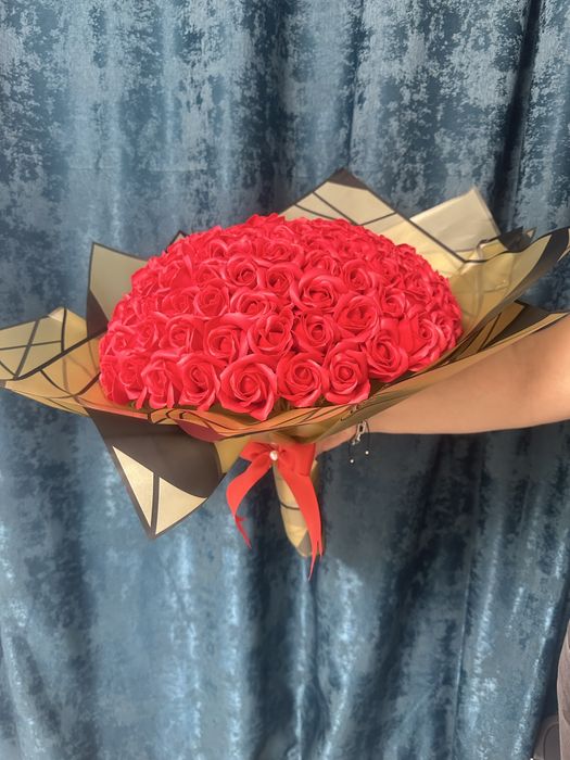 Buchet 101 trandafiri 250 lei