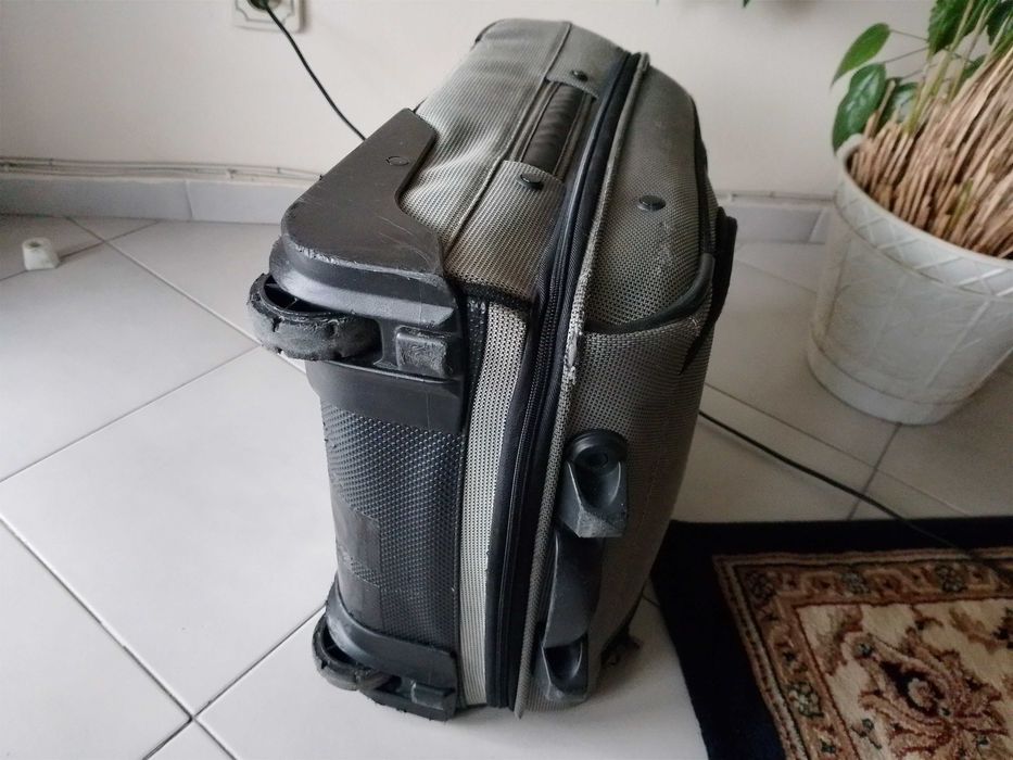 Куфар 2бр   колелца "AUSTRIAN AIRLINES" "47/35/20см" "15лв"!+Доставка!