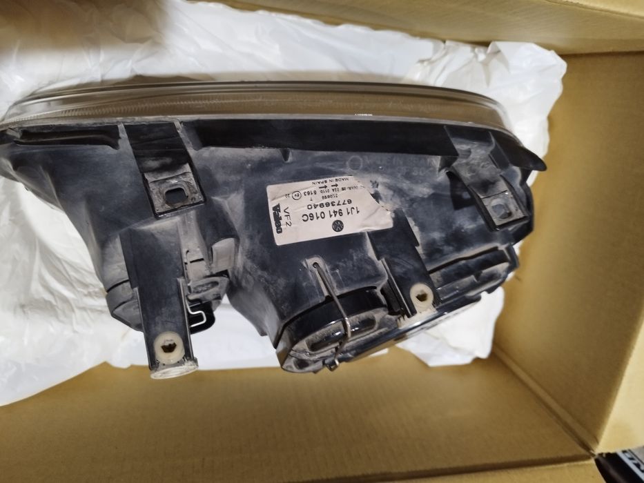 Продавам фарове за Golf4