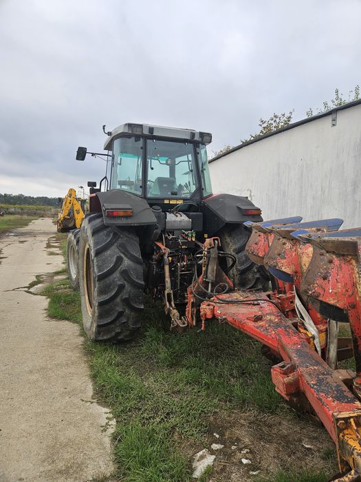 Vând tractor și utilaje