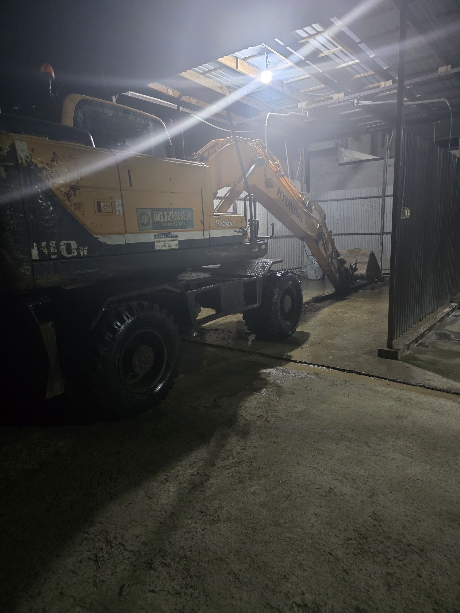 Ekskavator Hyundai w140