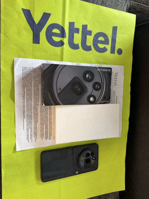 КАТО НОВ 256GB Nothing Phone 3a Pro Гаранция Yettel до 2028 г. Black