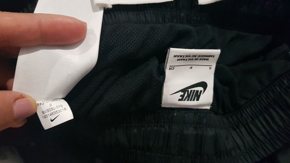 Pantaloni bărbat nike original S